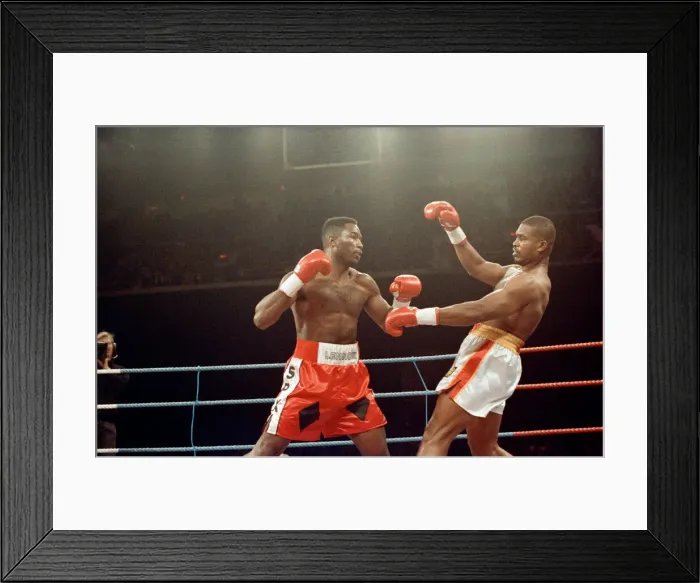 Framed Print : Lennox Lewis vs Donovan Razor'Ruddock. Lewis retained his British Framed Print : Lennox Lewis vs Donovan Razor'Ruddock. Lewis retained his British