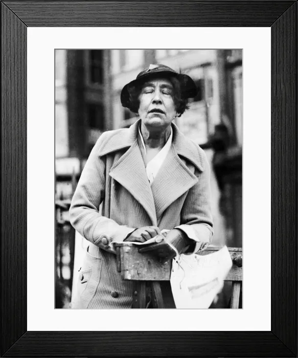 Framed Print : Sylvia Pankhurst speaking at a No More War movement meeting held at the Bull Ring in Framed Print : Sylvia Pankhurst speaking at a No More War movement meeting held at the Bull Ring in