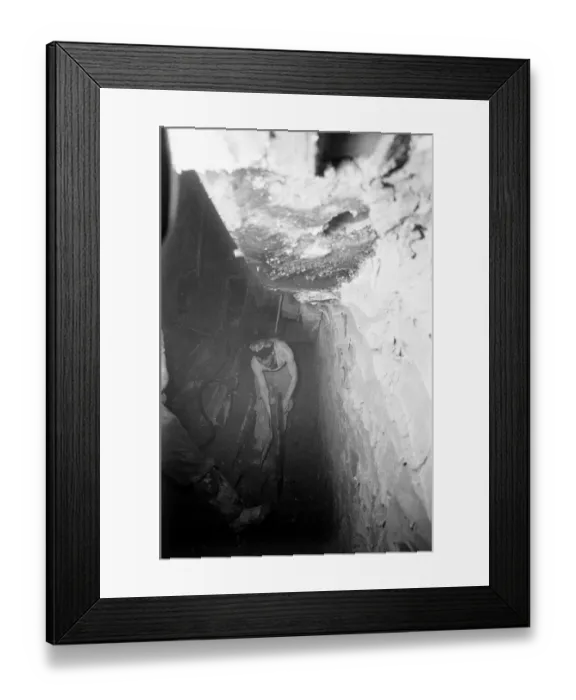 Framed Print : Construction workers digging the new Blackwall Tunnel in muddy and humid conditions Framed Print : Construction workers digging the new Blackwall Tunnel in muddy and humid conditions