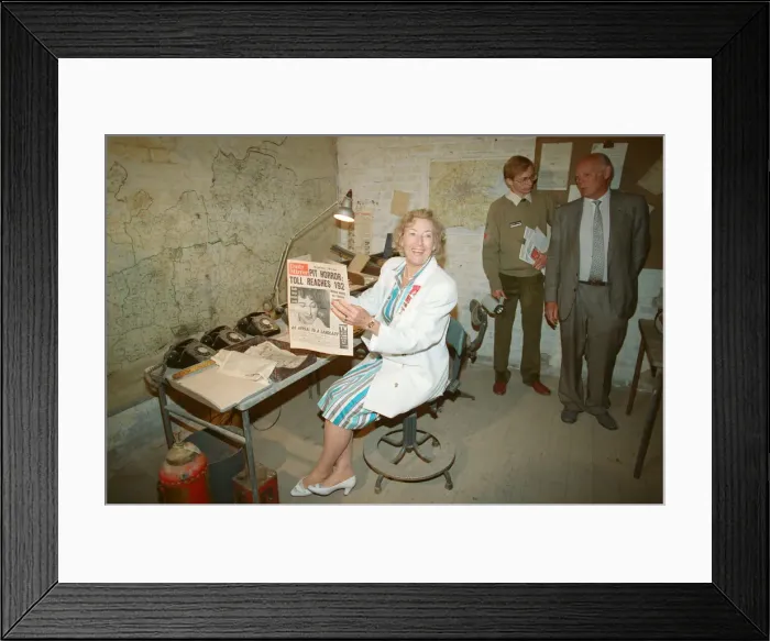 Framed Print : Dame Vera Lynn opens English Heritage Hellfire Corner at Dover Castle, Kent. England