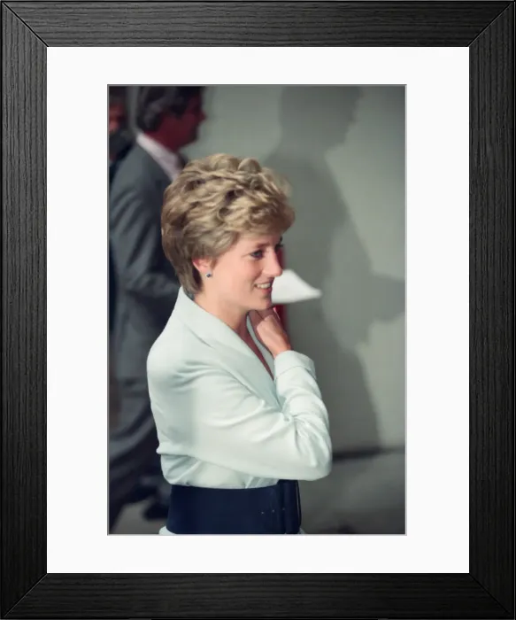 Framed Print : HRH The Princess of Wales, Princess Diana, visits The Mortimer Market Centre Framed Print : HRH The Princess of Wales, Princess Diana, visits The Mortimer Market Centre
