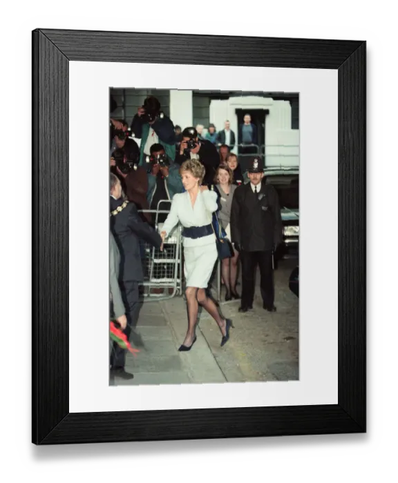 Framed Print : HRH The Princess of Wales, Princess Diana, visits The Mortimer Market Centre