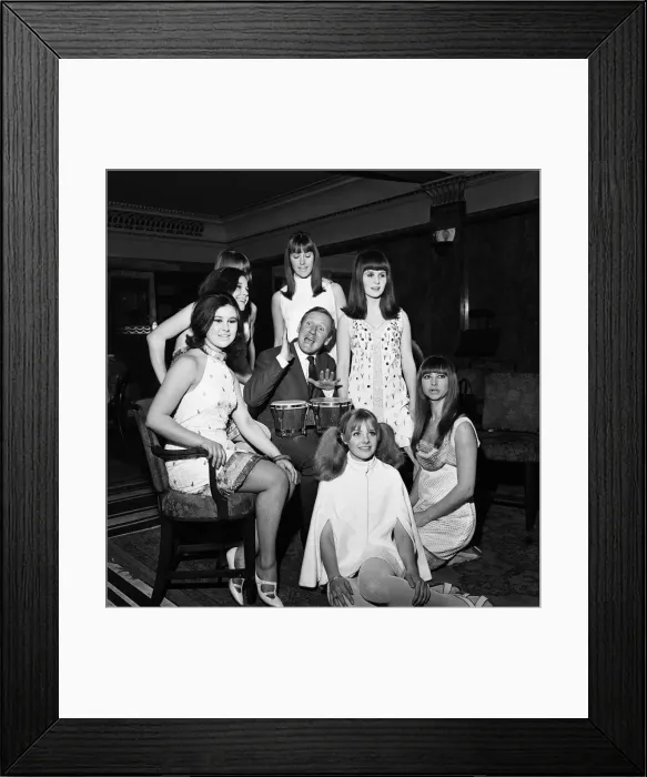 Framed Print : The cast members of a new show at the Royal Court Theatre, Liverpool Framed Print : The cast members of a new show at the Royal Court Theatre, Liverpool