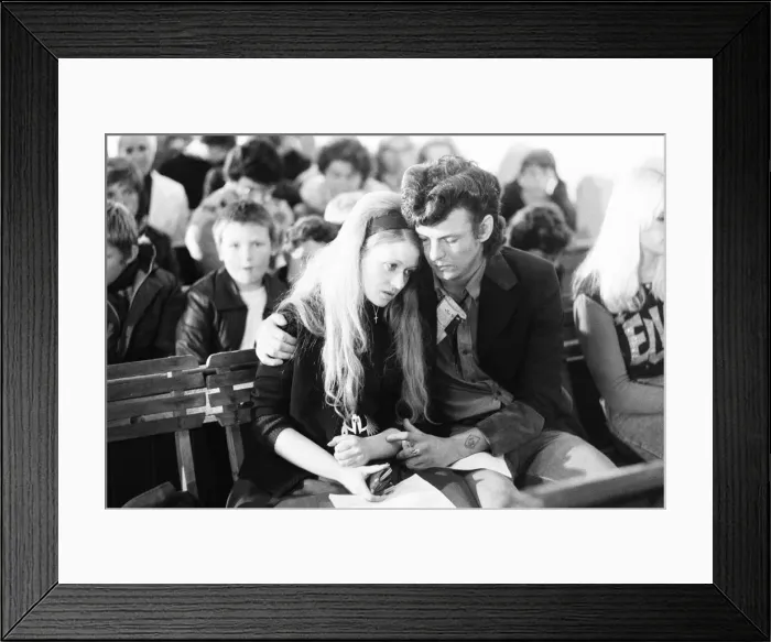 Framed Print : Elvis Presley Memorial Service, held at Christ Church in Cockfosters, North London Framed Print : Elvis Presley Memorial Service, held at Christ Church in Cockfosters, North London