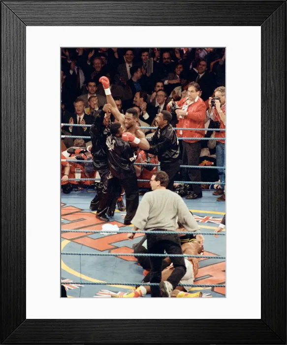Framed Print : Lennox Lewis vs Donovan Razor Ruddock. Lewis retained his British Framed Print : Lennox Lewis vs Donovan Razor Ruddock. Lewis retained his British