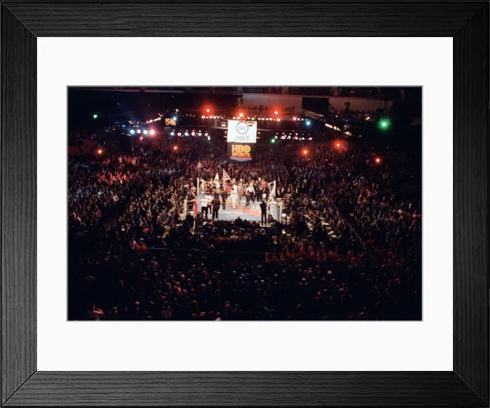 Framed Print : Lennox Lewis vs Donovan Razor Ruddock. Lewis retained his British Framed Print : Lennox Lewis vs Donovan Razor Ruddock. Lewis retained his British