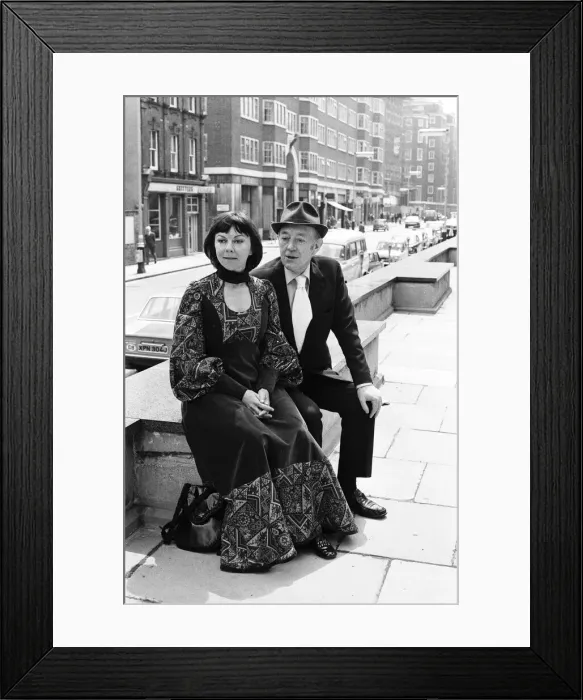 Framed Print : A deputation of leading actors and actresses presented a letter of protest over Framed Print : A deputation of leading actors and actresses presented a letter of protest over