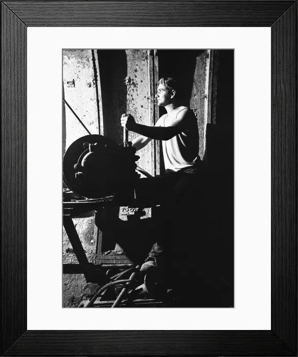 Framed Print : Construction of the Victoria Line under the streets of London 29th October 1964 Framed Print : Construction of the Victoria Line under the streets of London 29th October 1964