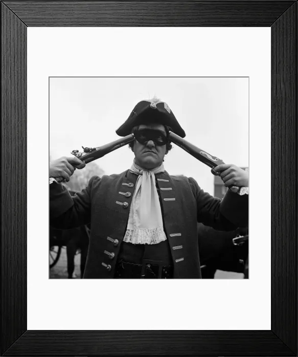 Framed Print : Filming for the Val Doonican show on ITV taking place at Newgate Street, Hertfordshire Framed Print : Filming for the Val Doonican show on ITV taking place at Newgate Street, Hertfordshire