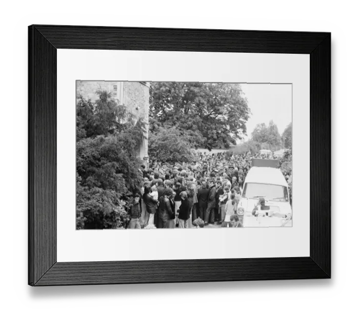 Framed Print : Elvis Presley Memorial Service, held at Christ Church in Cockfosters, North London
