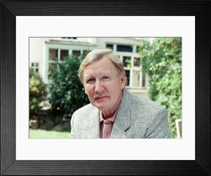 Framed Print : Actor Leslie Phillips. 18th September 1989 Framed Print : Actor Leslie Phillips. 18th September 1989