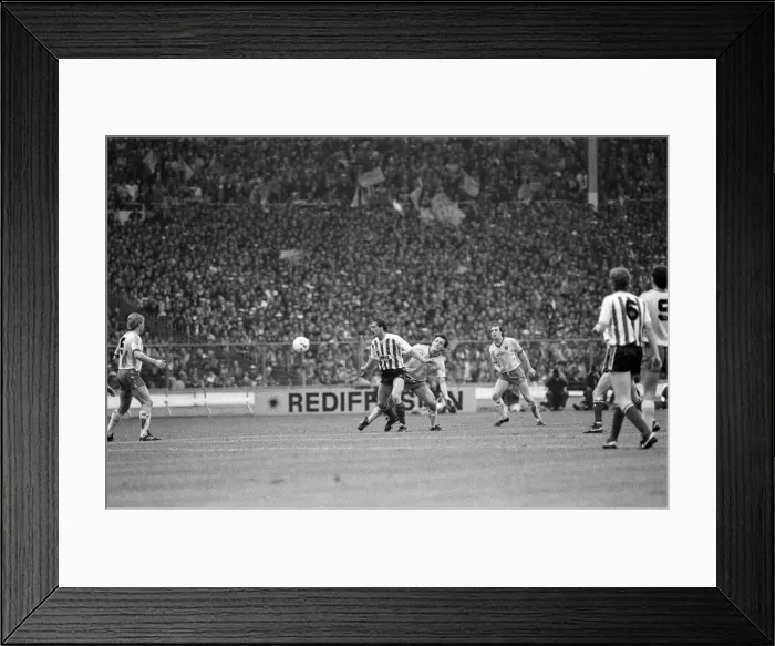 Framed Print : 1985 Milk cup final at Wembley Stadium. Final score Norwich City 1 v Sunderland 0