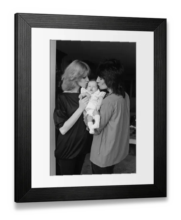 Framed Print : Ronnie Wood, his wife Jo Wood introduce their daughter Leah, aged 5 weeks old