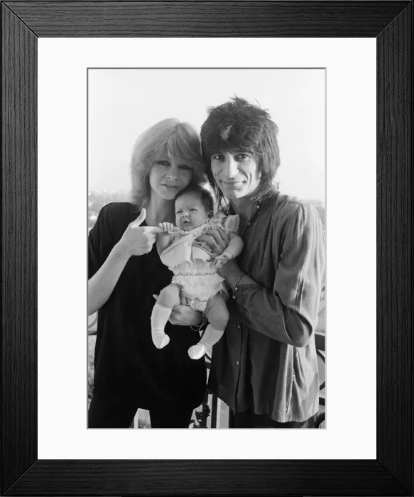Framed Print : Ronnie Wood, his wife Jo Wood introduce their daughter Leah, aged 5 weeks old Framed Print : Ronnie Wood, his wife Jo Wood introduce their daughter Leah, aged 5 weeks old