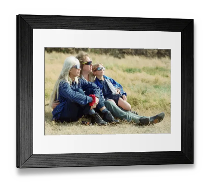 Framed Print : People watching the solar eclipse at Bidston Hill. 11th August 1999
