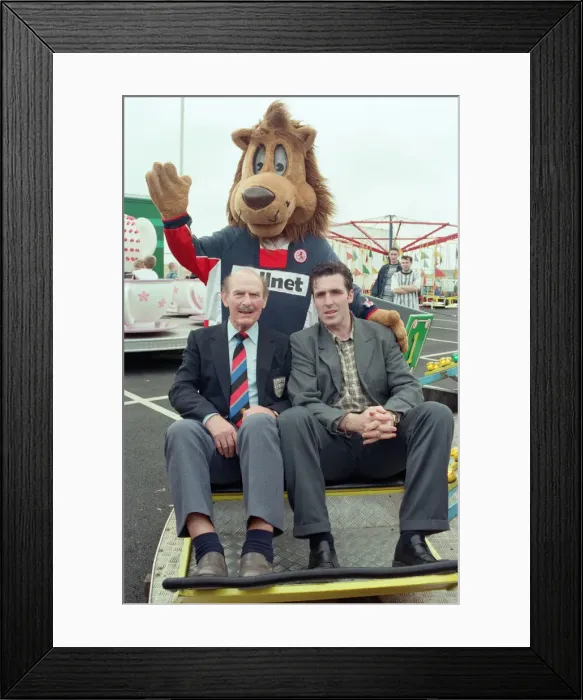 Framed Print : George Hardwick, Bernie Slaven and Roary the Boro mascot at Middlesbrough Football