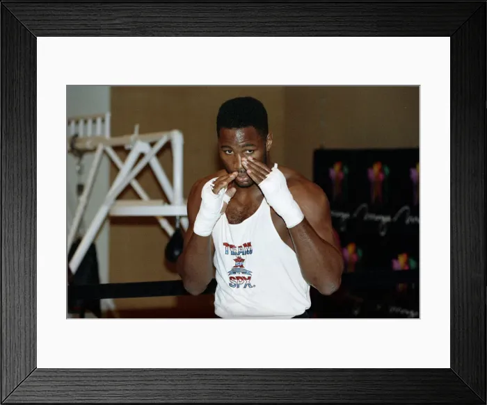 Framed Print : Lennox Lewis training ahead of his world title bout with Tony Tucker. Circa May1993 Framed Print : Lennox Lewis training ahead of his world title bout with Tony Tucker. Circa May1993