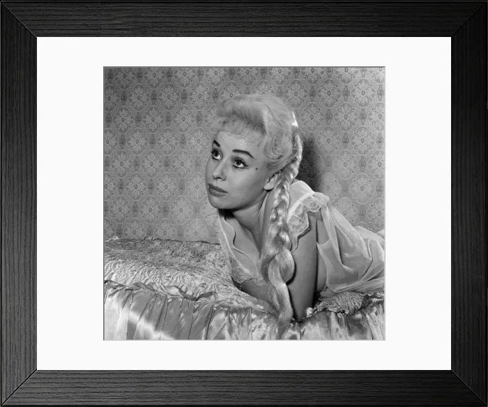 Framed Print : Comedienne and singer Barbara Windsor, who is appearing in the Jack Jackson Show on ITV Framed Print : Comedienne and singer Barbara Windsor, who is appearing in the Jack Jackson Show on ITV