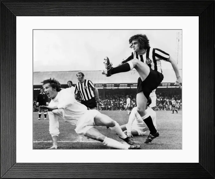 Framed Print : Alan Foggon shoots wide for Newcaslte. Circa 1970 Framed Print : Alan Foggon shoots wide for Newcaslte. Circa 1970