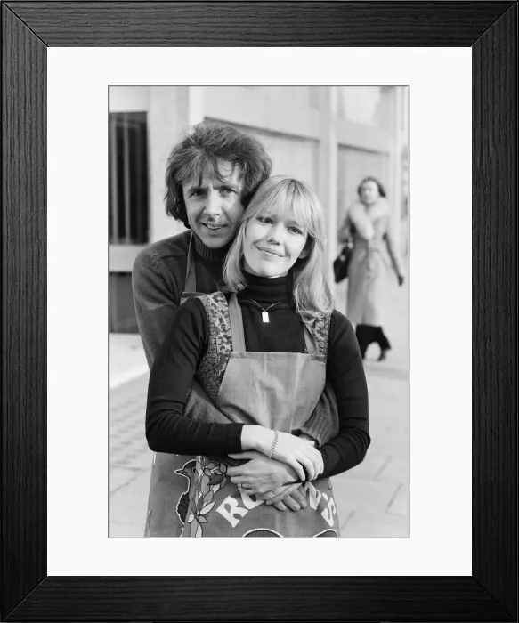 Framed Print : Richard O Sullivan and Tessa Wyatt pose for the photocall for the ITV sitcom Framed Print : Richard O Sullivan and Tessa Wyatt pose for the photocall for the ITV sitcom