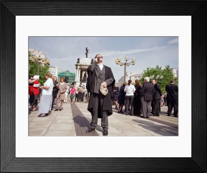 Framed Print : Crowds in Liverpool city centre watching the solar eclipse. 11th August 1999 Framed Print : Crowds in Liverpool city centre watching the solar eclipse. 11th August 1999