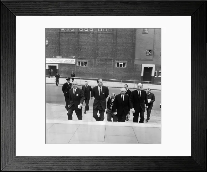 Framed Print : Prince Philip, Duke of Edinburgh, visiting the Birmingham Post and Mail offices Framed Print : Prince Philip, Duke of Edinburgh, visiting the Birmingham Post and Mail offices
