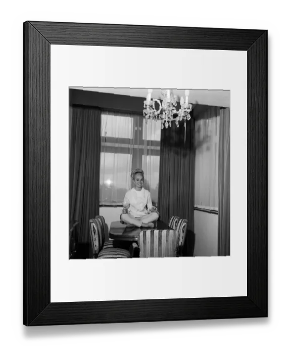 Framed Print : Cockney actress Barbara Windsor in her new £10, 000 flat. 17th August 1964