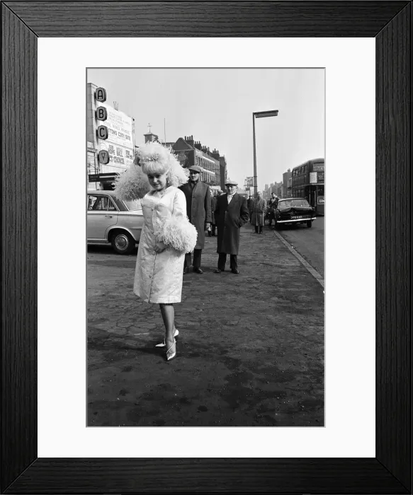 Framed Print : Actress Barbara Windsor in her dress that she plans to wear for the Royal premiere of her