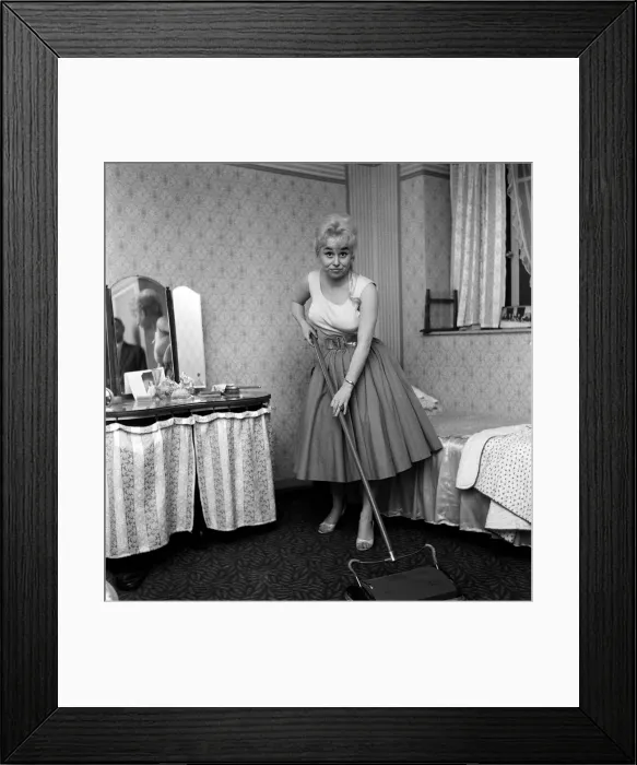 Framed Print : Cockney actress Barbara Windsor at home. 12th February 1960 Framed Print : Cockney actress Barbara Windsor at home. 12th February 1960