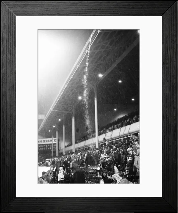 Framed Print : Aston Villa 2-0 Athletic Bilbao, UEFA Cup, 3rd round, 1st leg, Villa Park Framed Print : Aston Villa 2-0 Athletic Bilbao, UEFA Cup, 3rd round, 1st leg, Villa Park