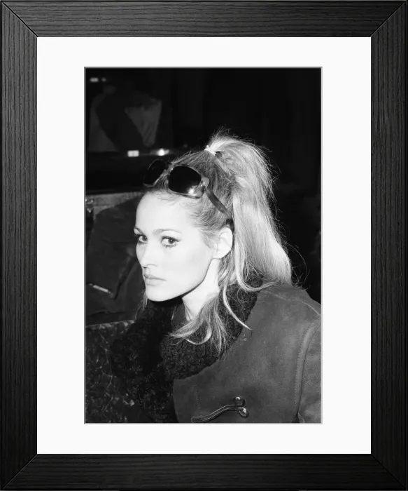 Framed Print : Rehearsals ahead of Royal Film Performance for Born Free, at The Odeon, Leicester Square Framed Print : Rehearsals ahead of Royal Film Performance for Born Free, at The Odeon, Leicester Square