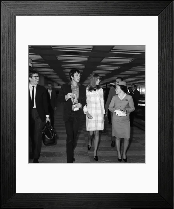 Framed Print : Top model Jean Shrimpton The Shrimp'and her boyfriend Terence Stamp flew to Framed Print : Top model Jean Shrimpton The Shrimp'and her boyfriend Terence Stamp flew to