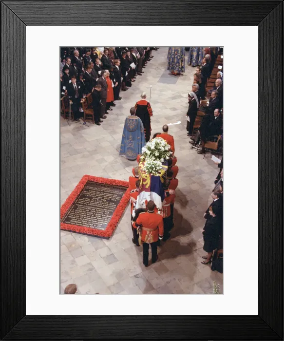 Framed Print : The funeral of Diana, Princess of Wales at Westminster Abbey, London. 6th September 1997 Framed Print : The funeral of Diana, Princess of Wales at Westminster Abbey, London. 6th September 1997