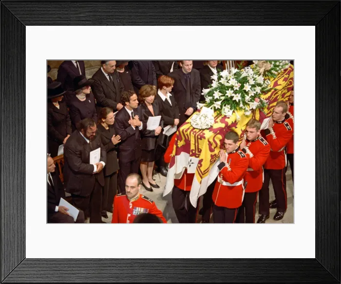Framed Print : The funeral of Diana, Princess of Wales at Westminster Abbey, London. 6th September 1997 Framed Print : The funeral of Diana, Princess of Wales at Westminster Abbey, London. 6th September 1997