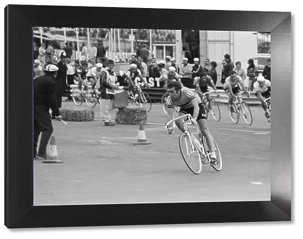 Eddy Merckx (Belgium rider number 21 - centre of the picture