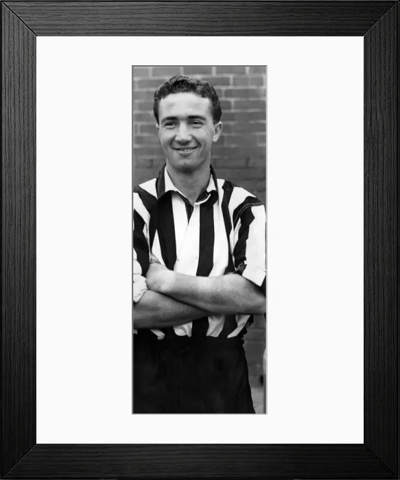 Framed Print : Footballer Tom Casey. Circa 1955