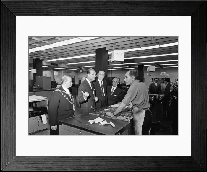 Framed Print : Prince Philip, Duke of Edinburgh, visiting the Birmingham Post and Mail offices Framed Print : Prince Philip, Duke of Edinburgh, visiting the Birmingham Post and Mail offices