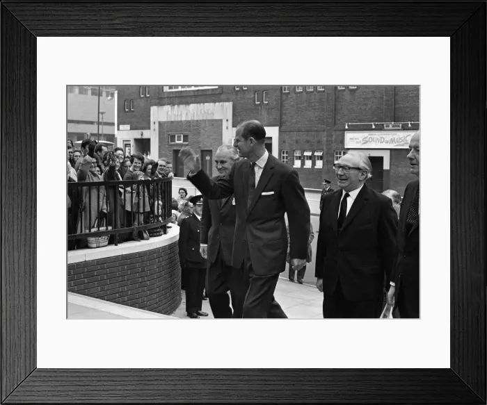Framed Print : Prince Philip, Duke of Edinburgh, visiting the Birmingham Post and Mail offices Framed Print : Prince Philip, Duke of Edinburgh, visiting the Birmingham Post and Mail offices