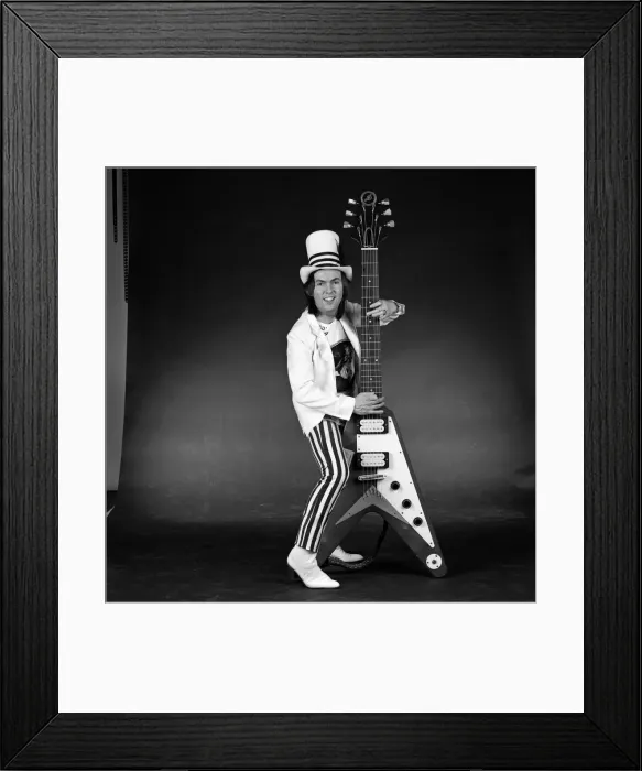 Framed Print : Slade guitarist Dave Hill. 27th February 1987 Framed Print : Slade guitarist Dave Hill. 27th February 1987