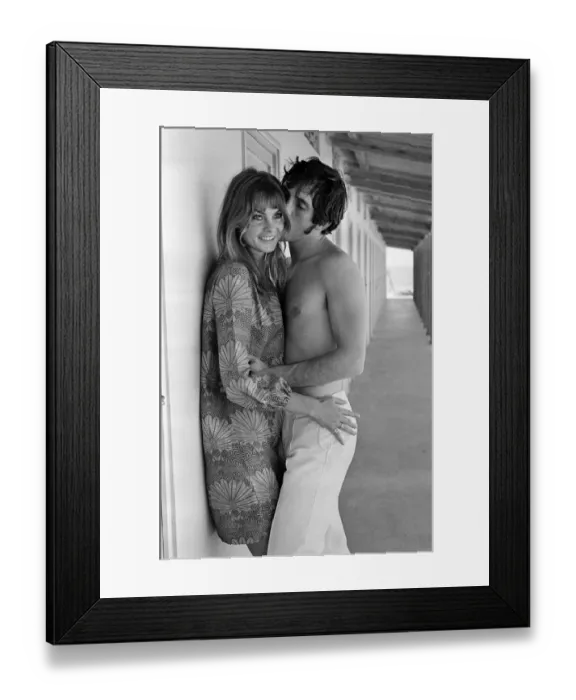 Framed Print : Jean Shrimpton and Terence Stamp in Italy. August 1966 Framed Print : Jean Shrimpton and Terence Stamp in Italy. August 1966
