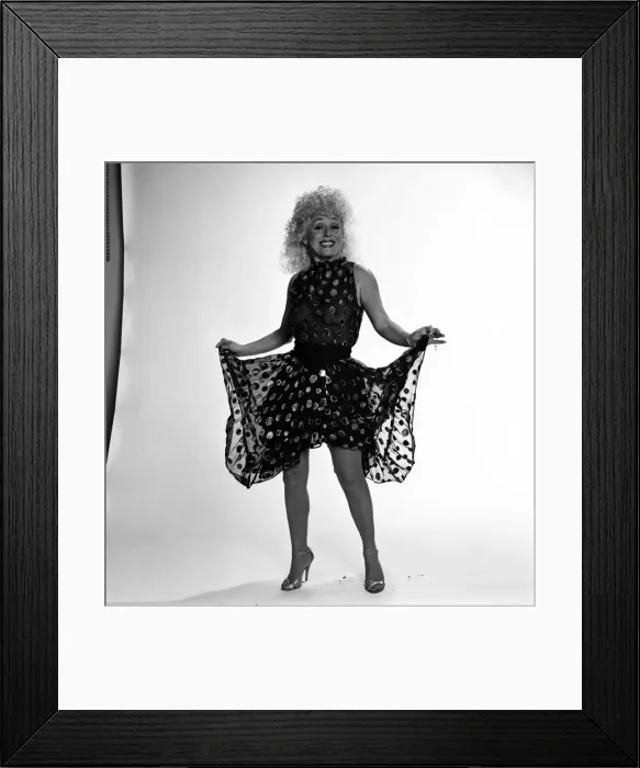 Framed Print : Actress Barbara Windsor. 17th November 1983 Framed Print : Actress Barbara Windsor. 17th November 1983