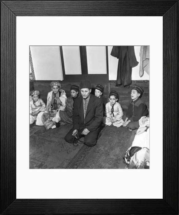 Framed Print : Children attend the Peel Street Mosque in Tiger Bay, Cardiff. 1st March 1954 Framed Print : Children attend the Peel Street Mosque in Tiger Bay, Cardiff. 1st March 1954