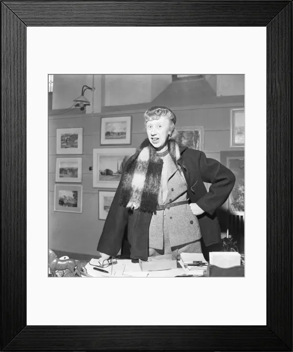Framed Print : Mrs Vera Williams member of the St Ives Society of Artists. 15th February 1954 Framed Print : Mrs Vera Williams member of the St Ives Society of Artists. 15th February 1954