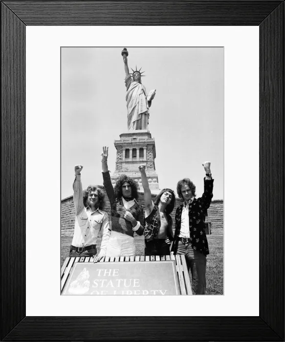 Framed Print : One of Britains top pop groups Slade are pictured on their way to visit the Statue Framed Print : One of Britains top pop groups Slade are pictured on their way to visit the Statue
