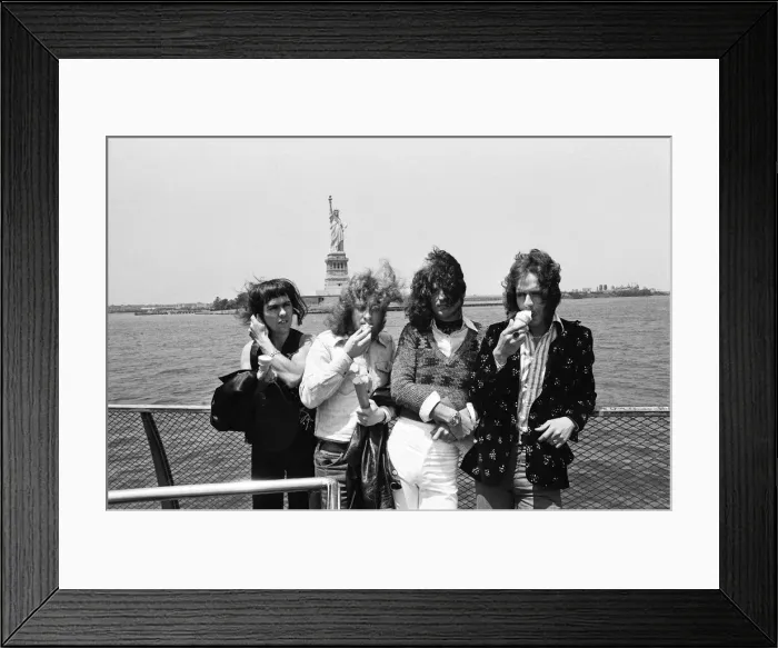 Framed Print : One of Britains top pop groups Slade are pictured on their way to visit the Statue Framed Print : One of Britains top pop groups Slade are pictured on their way to visit the Statue