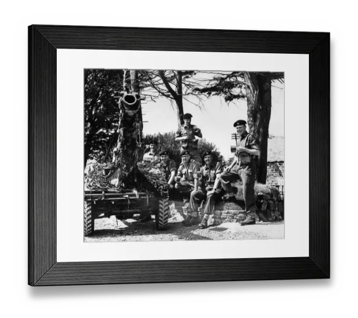 Framed Print : Five members of the anti tank section of the Kings Regiment Framed Print : Five members of the anti tank section of the Kings Regiment