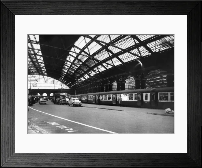Framed Print : View inside Lime Street Railway Station in central Liverpool, showing the 2 Framed Print : View inside Lime Street Railway Station in central Liverpool, showing the 2
