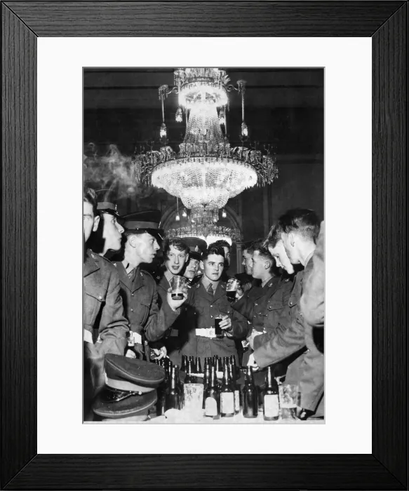 Framed Print : Soldiers of the Kings Regiment (Liverpool and Manchester Framed Print : Soldiers of the Kings Regiment (Liverpool and Manchester