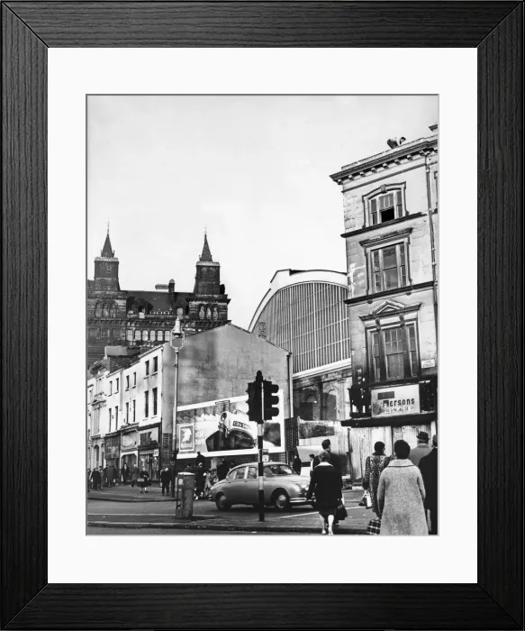 Framed Print : The row of buildings in front of Lime Street railway station on which demolition work