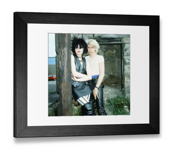 Framed Print : Siouxsie Sioux and Budgie of The Creatures. 1983 Framed Print : Siouxsie Sioux and Budgie of The Creatures. 1983